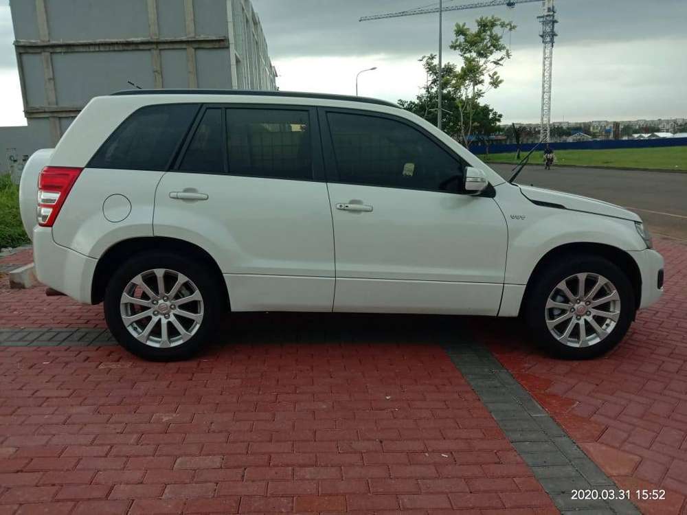  Suzuki  Grand  Vitara  2 4 2012 138647