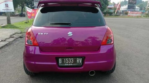 Suzuki swift matic 2008 warna ungu. Mobil custom,gaul siap nongkrong